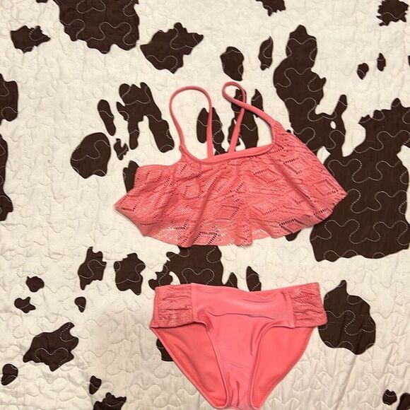Girls Cat & Jack Two Piece Swimsuit (6/6x) - Picture 1 of 3